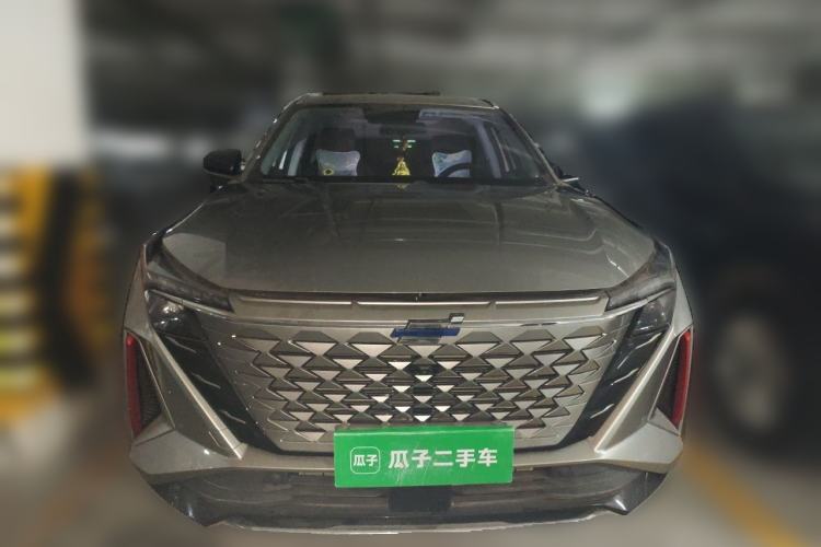 Used CHANGAN OSHAN Z6 2022 Blue Whale 1.5T DCT Luxury Model Front