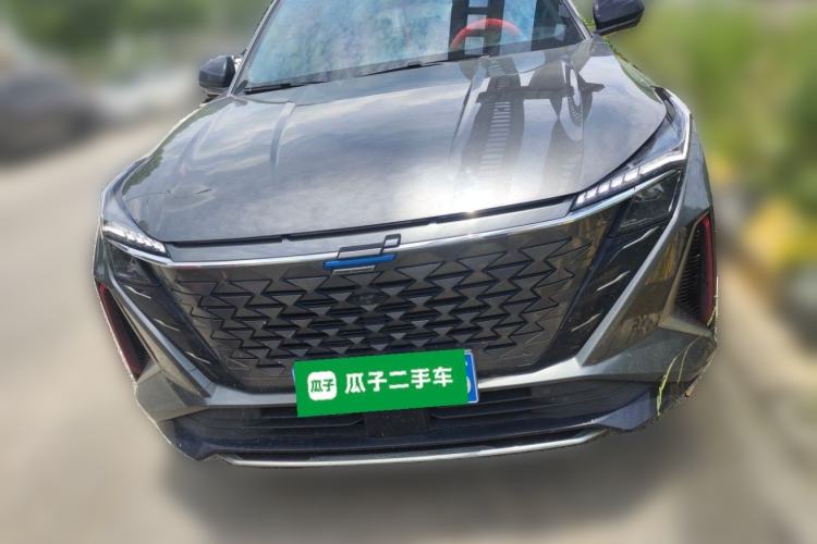Used CHANGAN OSHAN Z6 2022 Blue Whale 1.5T DCT Smart Edition Urban Version Front
