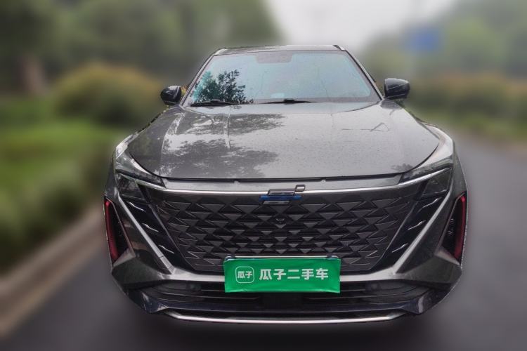 Used CHANGAN OSHAN Z6 2022 Blue Whale 1.5T DCT Luxury Model Front