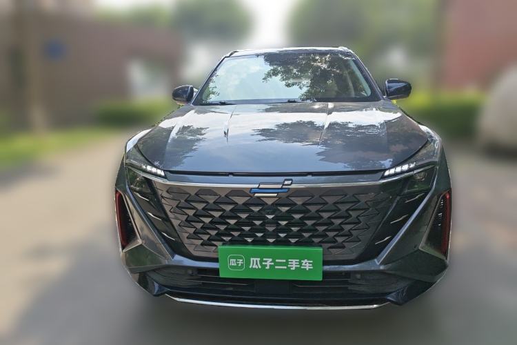 Used CHANGAN OSHAN Z6 2022 Blue Whale 1.5T DCT Smart Edition Urban Version Front