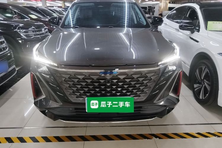 Used CHANGAN OSHAN Z6 2022 Blue Whale 1.5T DCT Smart Edition Front