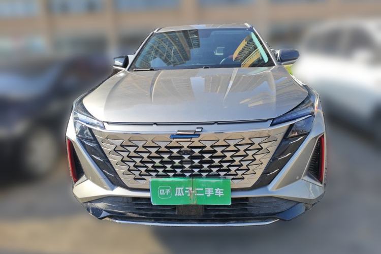 Used CHANGAN OSHAN Z6 2022 Blue Whale 1.5T DCT Smart Edition Front