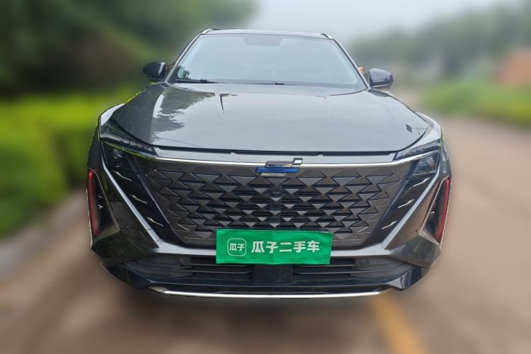 Used CHANGAN OSHAN Z6 2022 Blue Whale 1.5T DCT Luxury Model Front