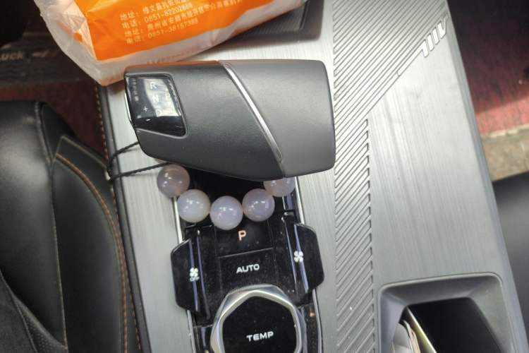 Used CHANGAN OSHAN Z6 2022 Blue Whale 1.5T DCT Smart Edition Urban Version Gear Lever