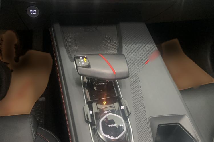 Used CHANGAN OSHAN Z6 2022 Blue Whale 1.5T DCT Smart Edition Gear Lever