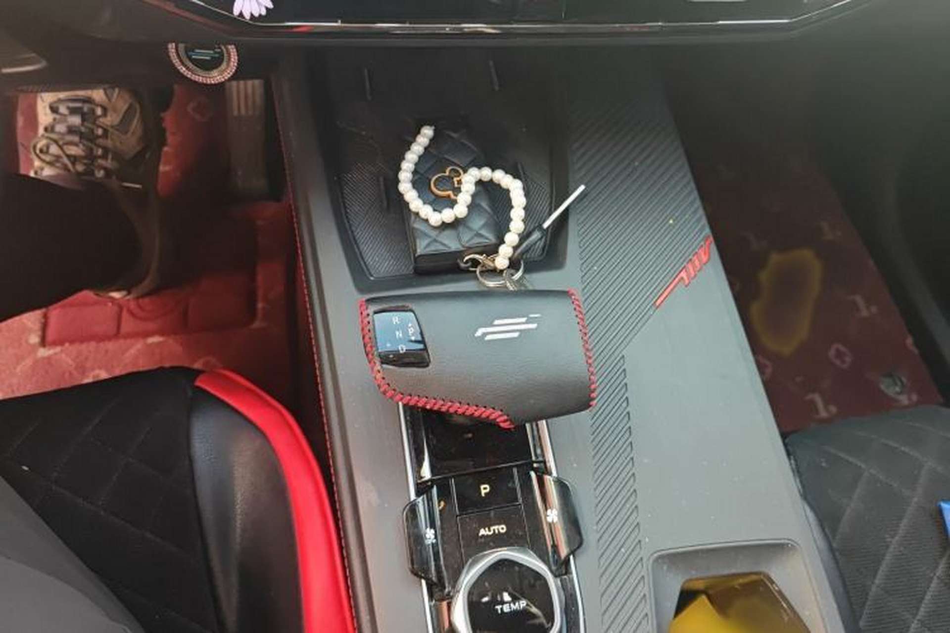 Used CHANGAN OSHAN Z6 2022 Blue Whale 1.5T DCT Smart Edition Gear Lever