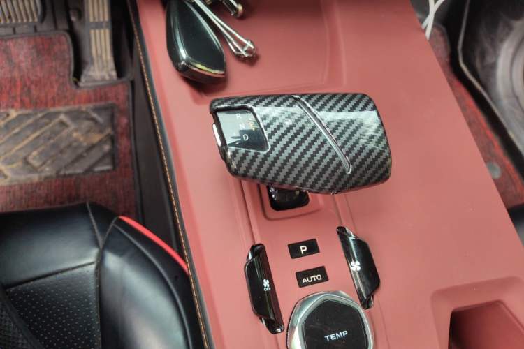 Used CHANGAN OSHAN Z6 2022 Blue Whale 1.5T DCT Luxury Model Gear Lever