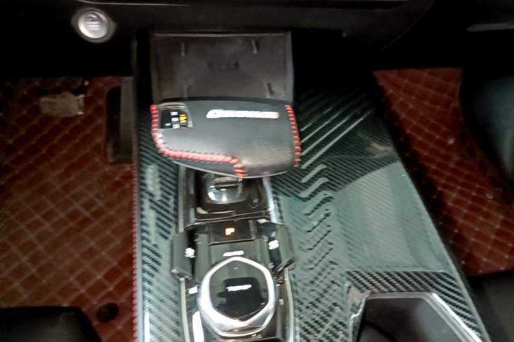 Used CHANGAN OSHAN Z6 2022 Blue Whale 1.5T DCT Smart Edition Gear Lever