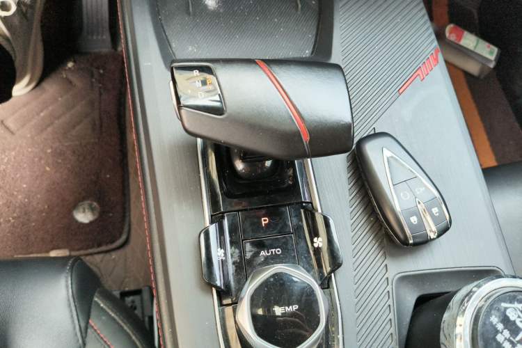 Used CHANGAN OSHAN Z6 2022 Blue Whale 1.5T DCT Smart Edition Urban Version Gear Lever