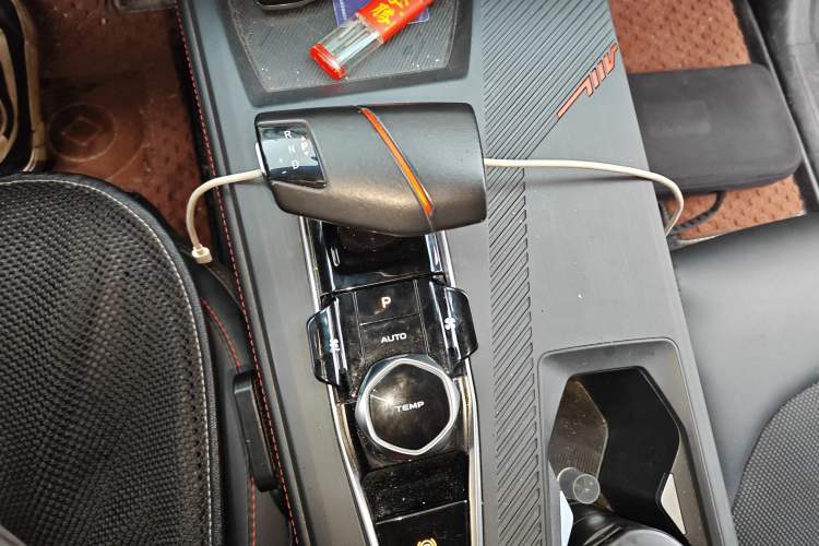 Used CHANGAN OSHAN Z6 2022 Blue Whale 1.5T DCT Luxury Model Gear Lever
