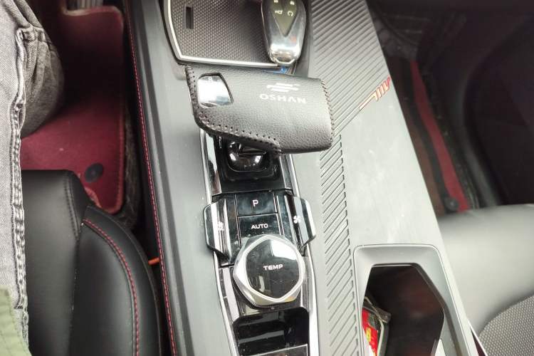 Used CHANGAN OSHAN Z6 2022 Blue Whale 1.5T DCT Luxury Model Gear Lever
