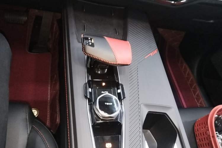 Used CHANGAN OSHAN Z6 2022 Blue Whale 1.5T DCT Smart Edition Gear Lever