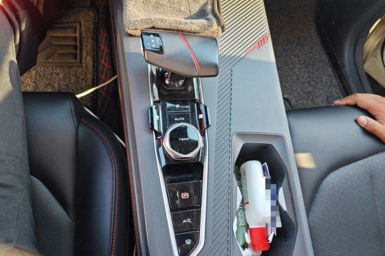 Used CHANGAN OSHAN Z6 2022 Blue Whale 1.5T DCT Smart Edition Gear Lever