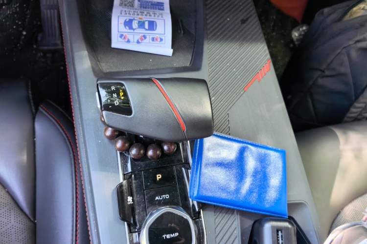 Used CHANGAN OSHAN Z6 2022 Blue Whale 1.5T DCT Smart Edition Urban Version Gear Lever