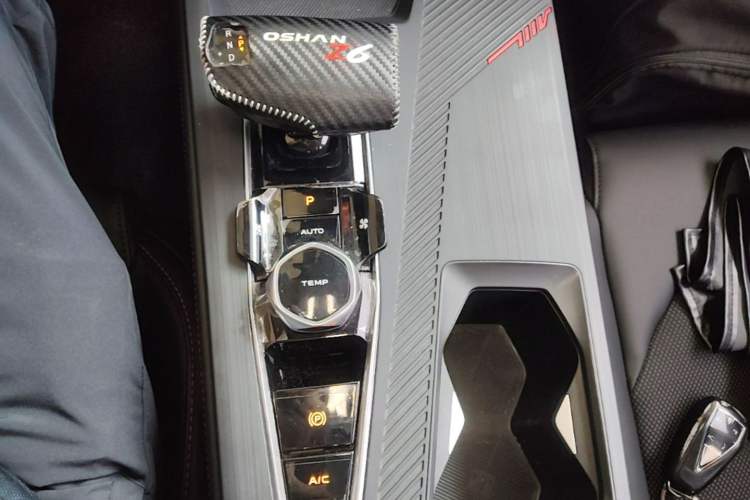Used CHANGAN OSHAN Z6 2022 Blue Whale 1.5T DCT Luxury Model Gear Lever