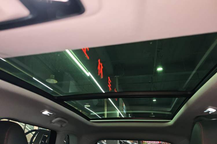 Used CHANGAN OSHAN Z6 2022 Blue Whale 1.5T DCT Smart Navigation Model Headliner