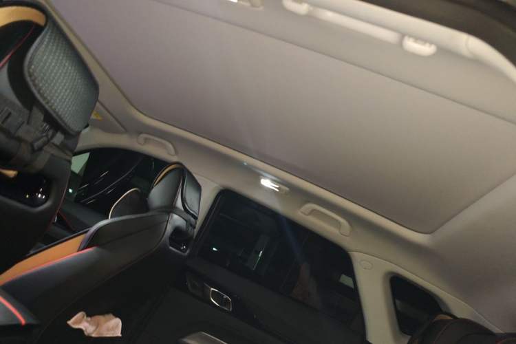 Used CHANGAN OSHAN Z6 2022 Blue Whale 1.5T DCT Luxury Model Headliner