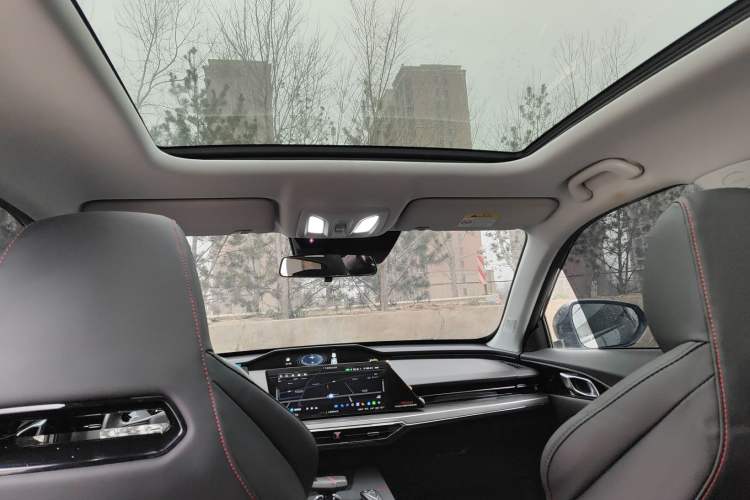 Used CHANGAN OSHAN Z6 2022 Blue Whale 1.5T DCT Smart Edition Urban Version Headliner