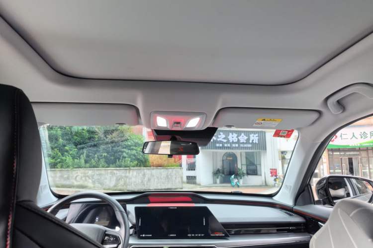 Used CHANGAN OSHAN Z6 2022 Blue Whale 1.5T DCT Luxury Model Headliner