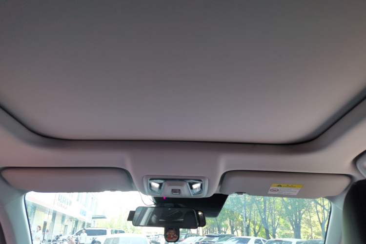 Used CHANGAN OSHAN Z6 2022 Blue Whale 1.5T DCT Smart Edition Urban Version Headliner