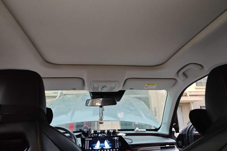 Used CHANGAN OSHAN Z6 2022 Blue Whale 1.5T DCT Luxury Model Headliner