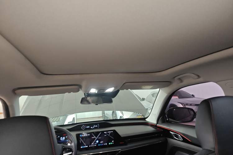 Used CHANGAN OSHAN Z6 2022 Blue Whale 1.5T DCT Luxury Model Headliner