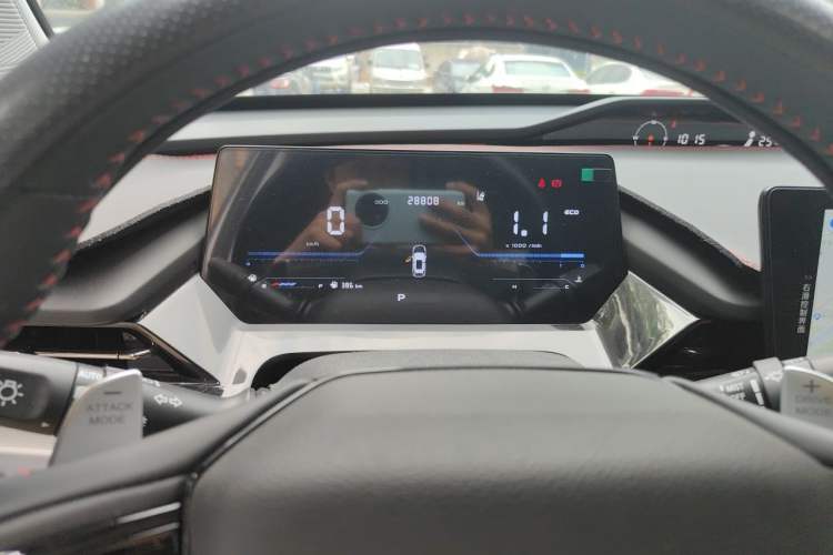 Used CHANGAN OSHAN Z6 2022 Blue Whale 1.5T DCT Luxury Model Instrument Cluster
