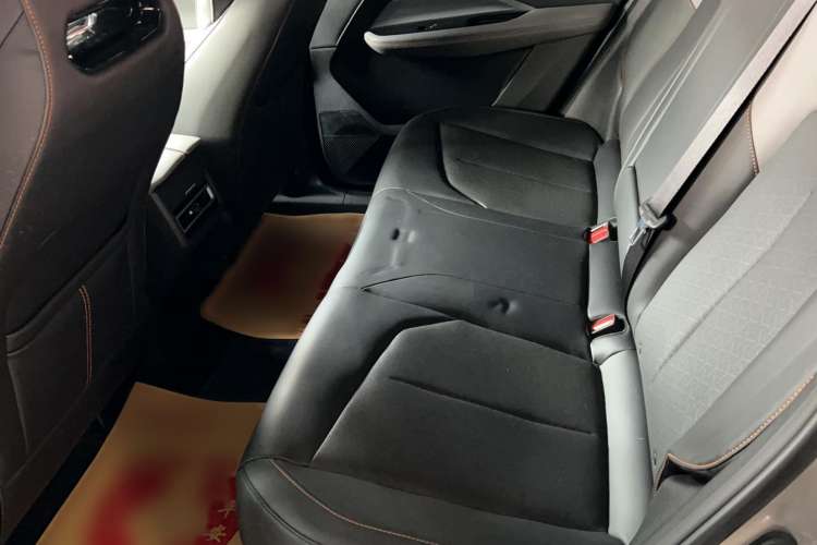 Used CHANGAN OSHAN Z6 2022 Blue Whale 1.5T DCT Smart Edition Urban Version Interior 1