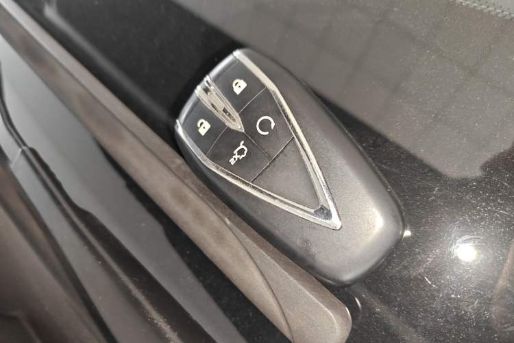 Used CHANGAN OSHAN Z6 2022 Blue Whale 1.5T DCT Luxury Model Interior 1