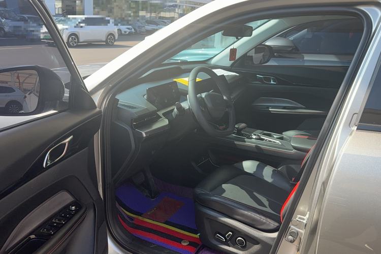 Used CHANGAN OSHAN Z6 2022 Blue Whale 1.5T DCT Smart Navigation Model Interior 2