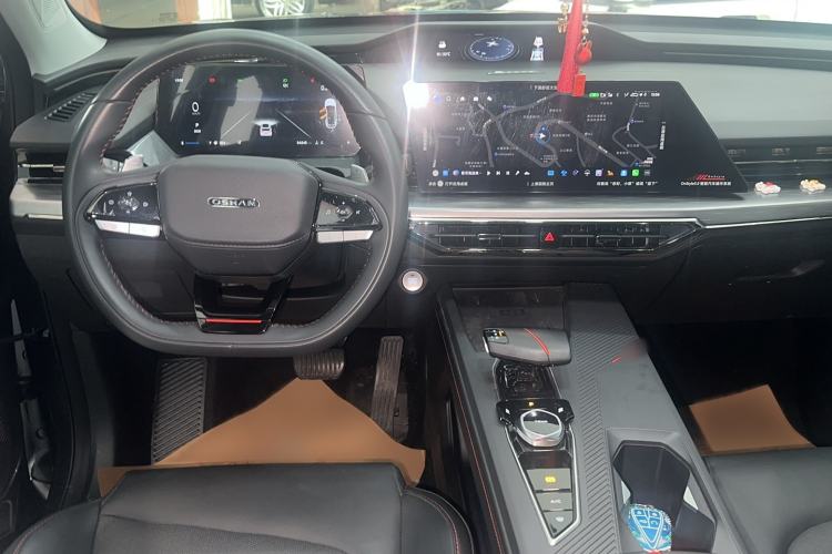 Used CHANGAN OSHAN Z6 2022 Blue Whale 1.5T DCT Smart Edition Interior 3