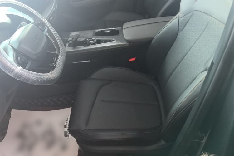 Used CHANGAN OSHAN Z6 2022 Blue Whale 1.5T DCT Smart Edition Left Front Seat