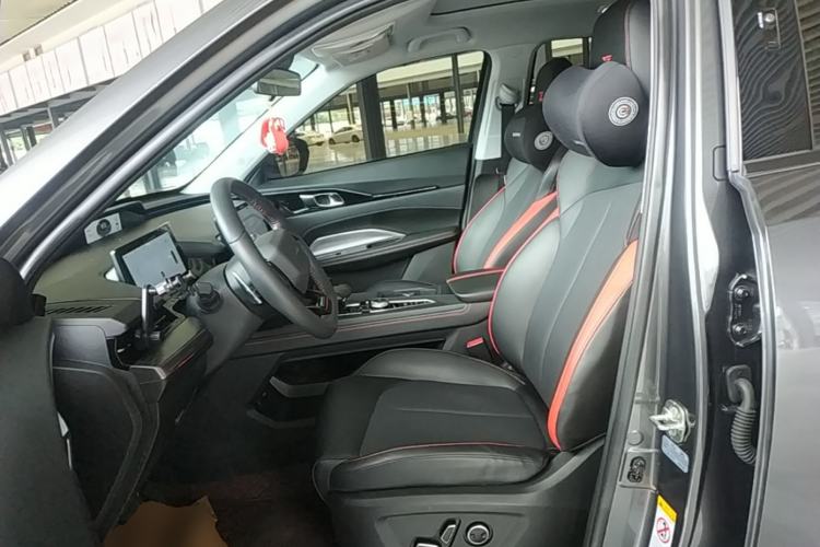 Used CHANGAN OSHAN Z6 2022 Blue Whale 1.5T DCT Smart Navigation Model Left Front Seat