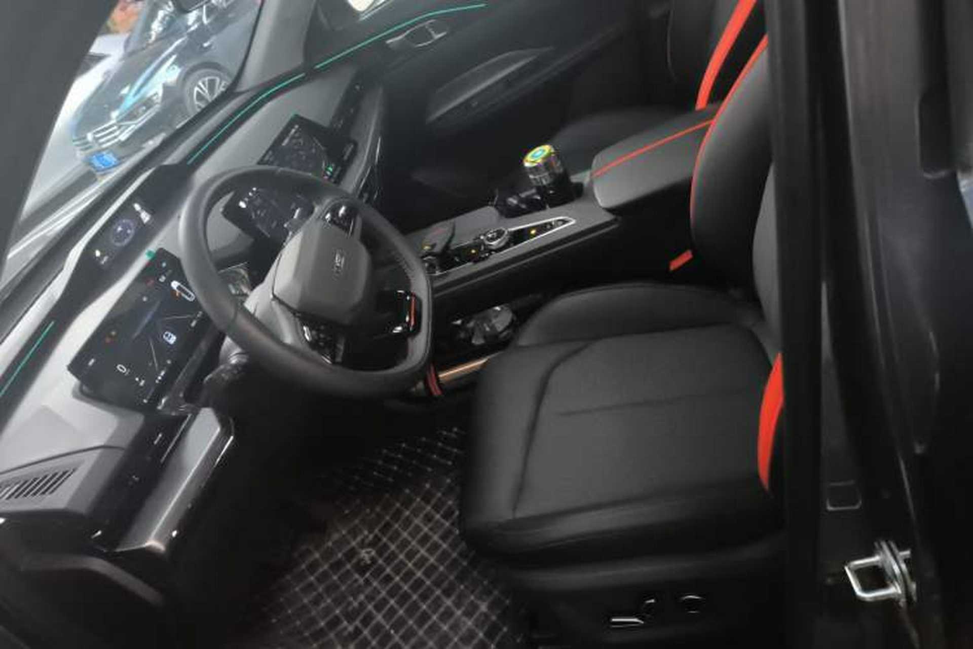 Used CHANGAN OSHAN Z6 2022 Blue Whale 1.5T DCT Smart Edition Left Front Seat