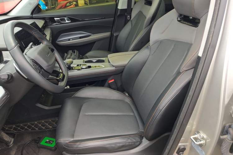 Used CHANGAN OSHAN Z6 2022 Blue Whale 1.5T DCT Smart Edition Urban Version Left Front Seat
