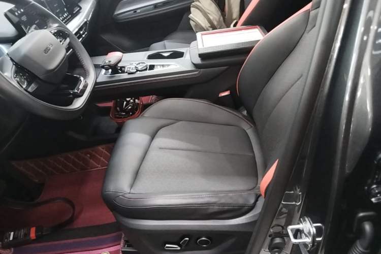 Used CHANGAN OSHAN Z6 2022 Blue Whale 1.5T DCT Smart Edition Left Front Seat