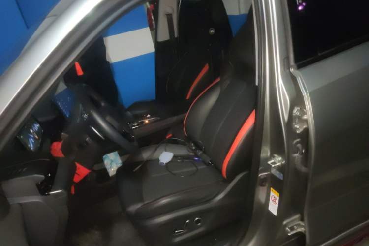 Used CHANGAN OSHAN Z6 2022 Blue Whale 1.5T DCT Smart Navigation Model Left Front Seat