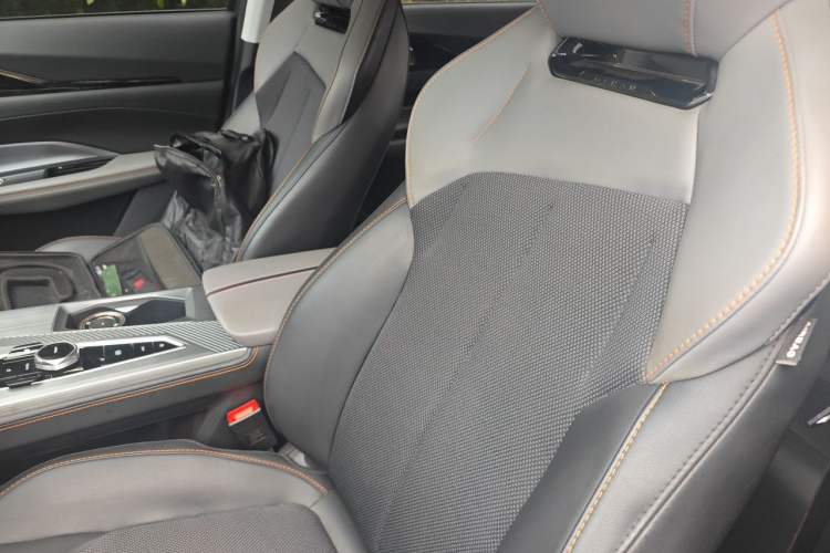 Used CHANGAN OSHAN Z6 2022 Blue Whale 1.5T DCT Luxury Model Left Front Seat