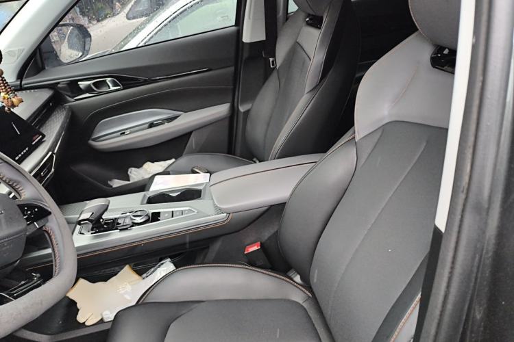 Used CHANGAN OSHAN Z6 2022 Blue Whale 1.5T DCT Luxury Model Left Front Seat