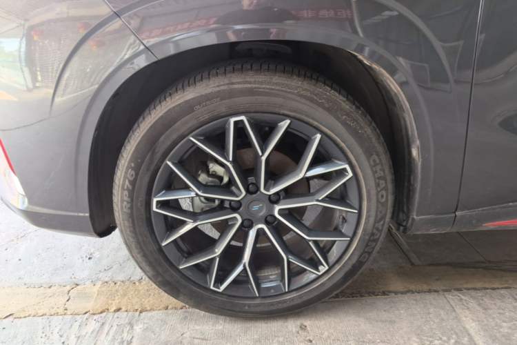 Used CHANGAN OSHAN Z6 2022 Blue Whale 1.5T DCT Smart Edition Urban Version Left Front Wheel Hub