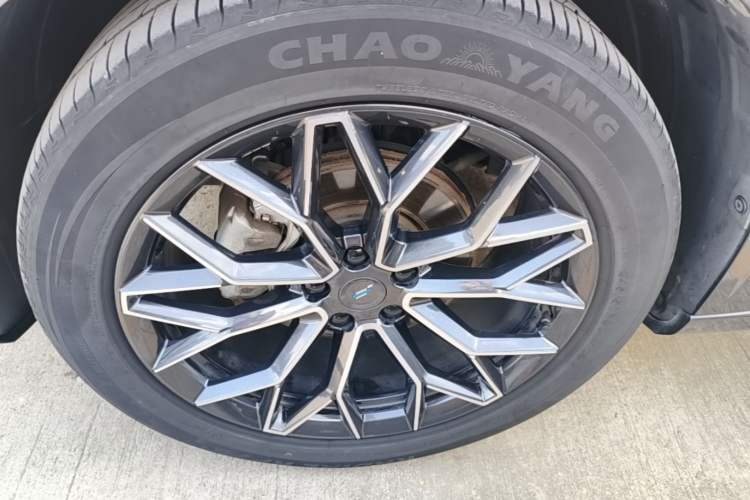 Used CHANGAN OSHAN Z6 2022 Blue Whale 1.5T DCT Smart Edition Urban Version Left Front Wheel Hub
