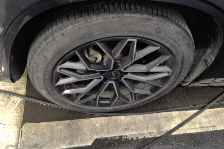 Used CHANGAN OSHAN Z6 2022 Blue Whale 1.5T DCT Luxury Model Left Front Wheel Hub