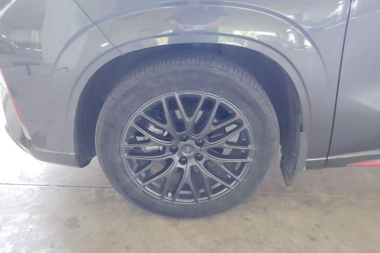 Used CHANGAN OSHAN Z6 2022 Blue Whale 1.5T DCT Luxury Model Left Front Wheel Hub