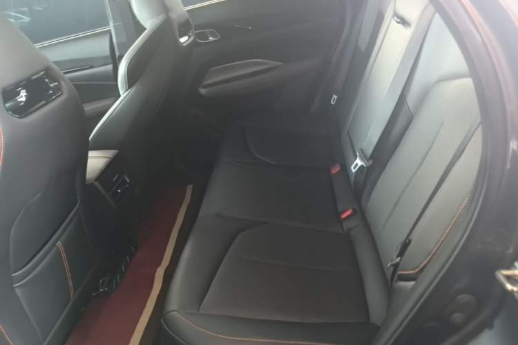 Used CHANGAN OSHAN Z6 2022 Blue Whale 1.5T DCT Smart Edition Left Rear Seat