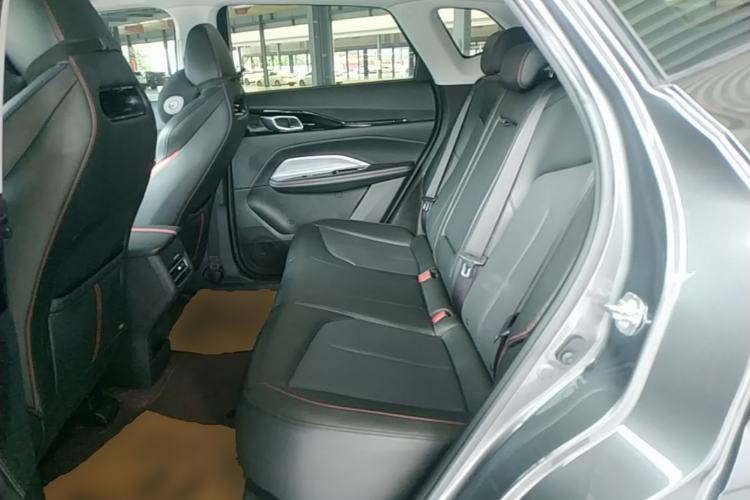 Used CHANGAN OSHAN Z6 2022 Blue Whale 1.5T DCT Smart Navigation Model Left Rear Seat