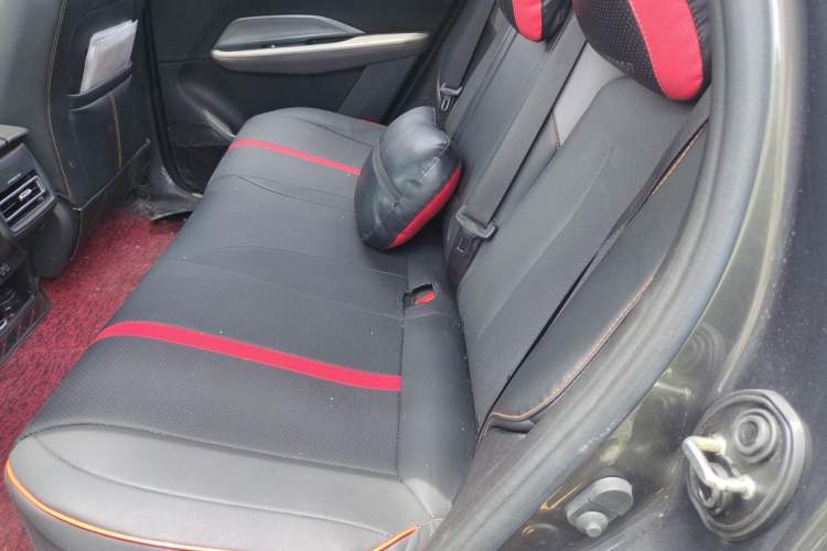 Used CHANGAN OSHAN Z6 2022 Blue Whale 1.5T DCT Smart Edition Urban Version Left Rear Seat