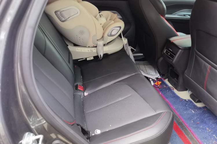 Used CHANGAN OSHAN Z6 2022 Blue Whale 1.5T DCT Smart Edition Urban Version Left Rear Seat