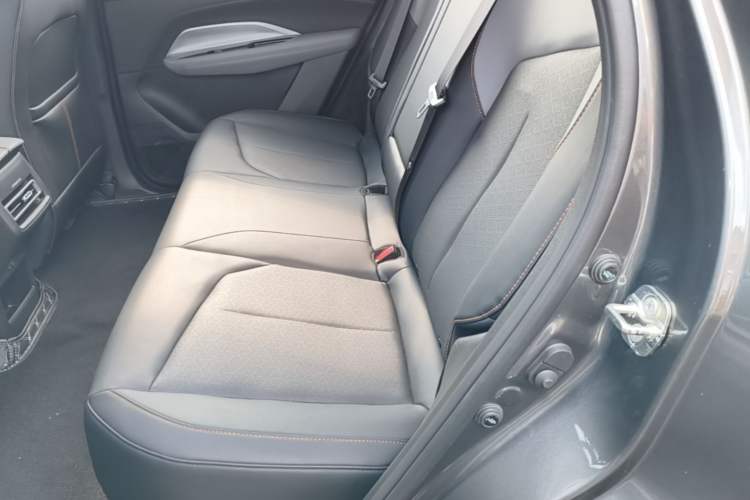 Used CHANGAN OSHAN Z6 2022 Blue Whale 1.5T DCT Smart Edition Urban Version Left Rear Seat