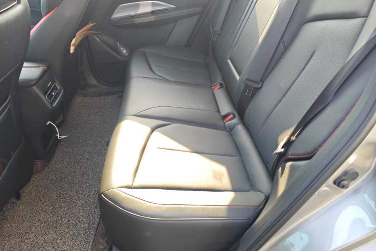 Used CHANGAN OSHAN Z6 2022 Blue Whale 1.5T DCT Smart Edition Left Rear Seat