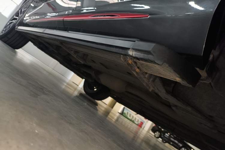 Used CHANGAN OSHAN Z6 2022 Blue Whale 1.5T DCT Smart Edition Urban Version Left Side Sill
